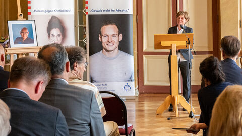 Festrede von Prof. Dr. Britta Bannenberg Festrede von Prof. Dr. Britta Bannenberg