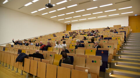 Teilnehmer im Hörsaal der Justus-Liebig-Universität Gießen Teilnehmer im Hörsaal der Justus-Liebig-Universität Gießen