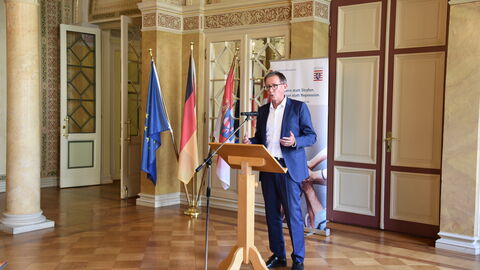 Grußworte von Rüdiger Orth, Vorstandsmitglied der Sparda-Bank Hessen eG Grußworte von Rüdiger Orth, Vorstandsmitglied der Sparda-Bank Hessen eG