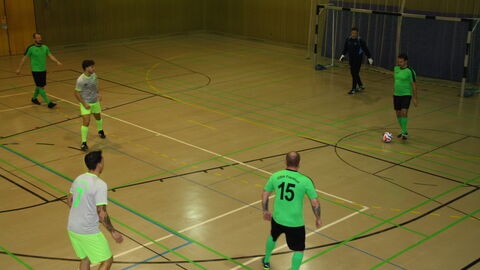 Fußballturnier in der Sporthalle der JVA Rockenberg Fußballturnier in der Sporthalle der JVA Rockenberg