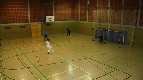 Fußballturnier in der Sporthalle der JVA Rockenberg Fußballturnier in der Sporthalle der JVA Rockenberg