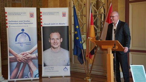 Grußworte von Michael Weidmann, Stellvertretender Vorsitzender der Sparda-Bank Hessen eG Grußworte von Michael Weidmann, Stellvertretender Vorsitzender der Sparda-Bank Hessen eG