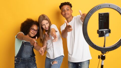 Influencer Influencer