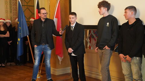 1. Platz: Klassen 8a, 8b, 8c der Anne-Frank-Schule aus Frankfurt/M.